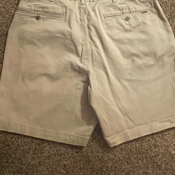 Mens cotton shorts by Chaps. Khaki color. Size 40 stretch. - Picture 2 of 3